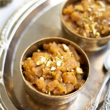 moong dal halwa in two bowls