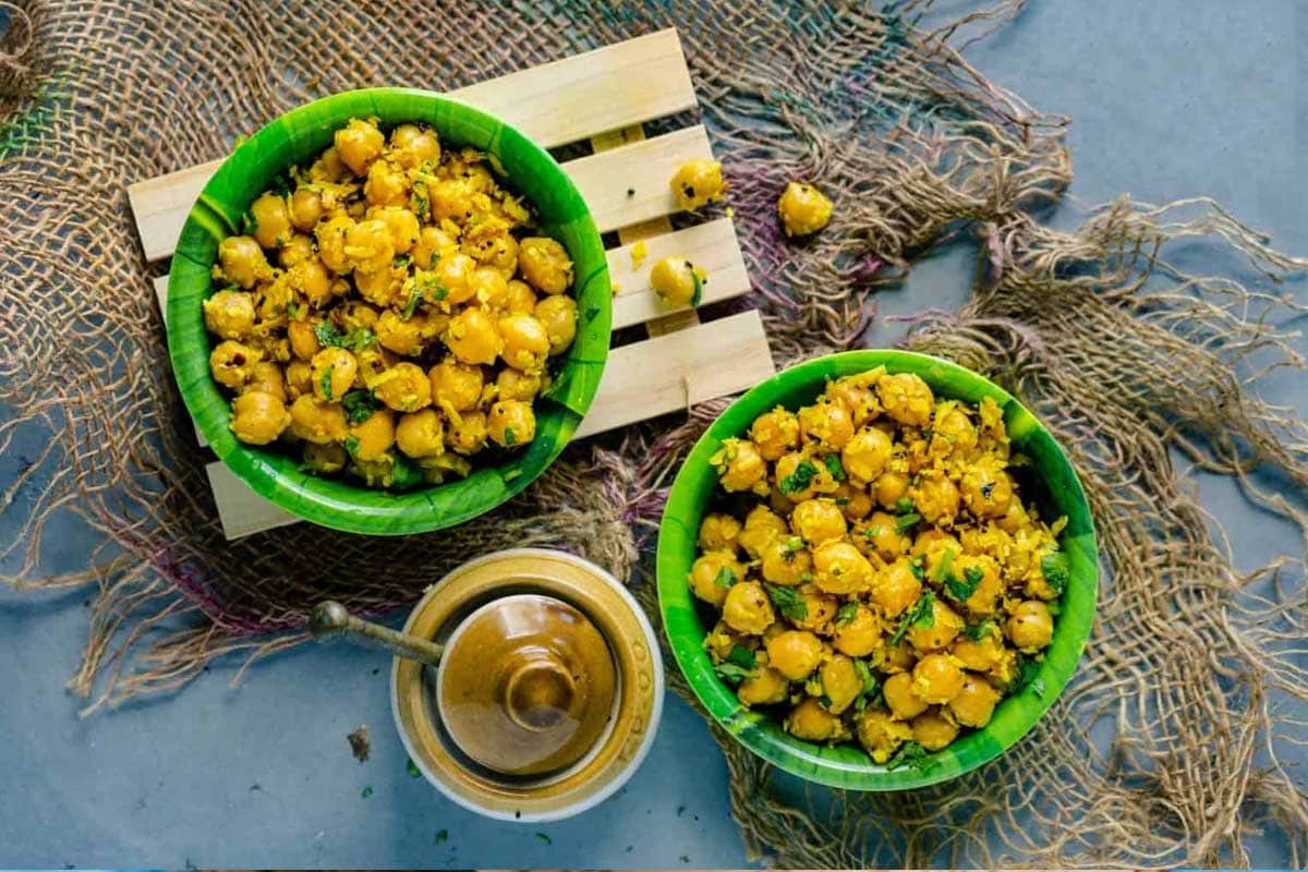 close up view of a bowl of chickpea sundal