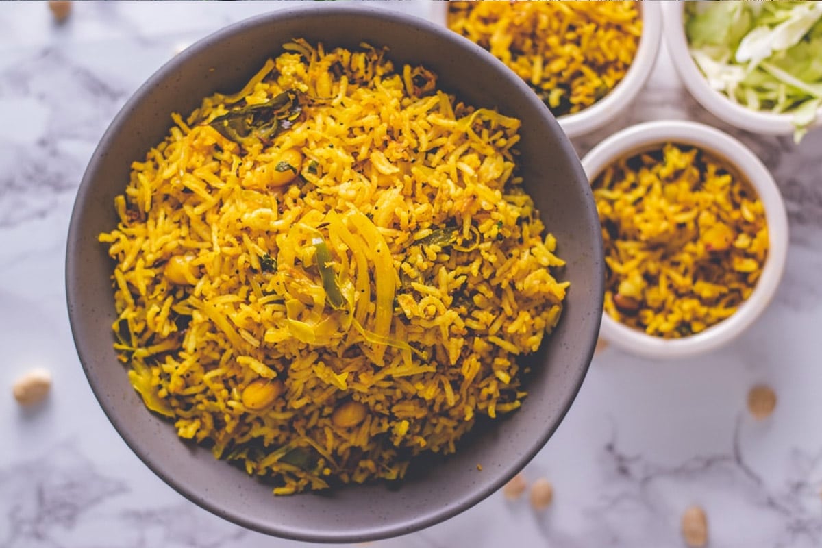 Cabbage rice in a bowl