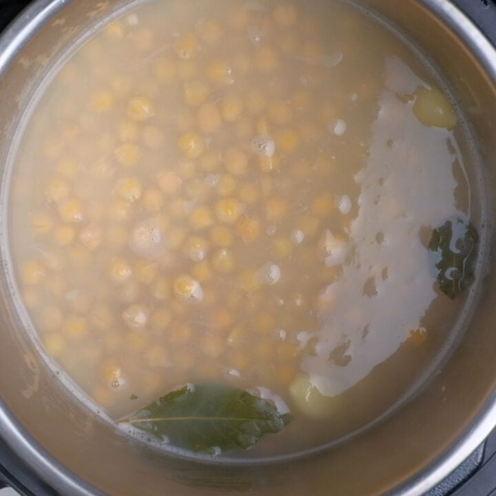 Cooked chickpeas in the instant pot