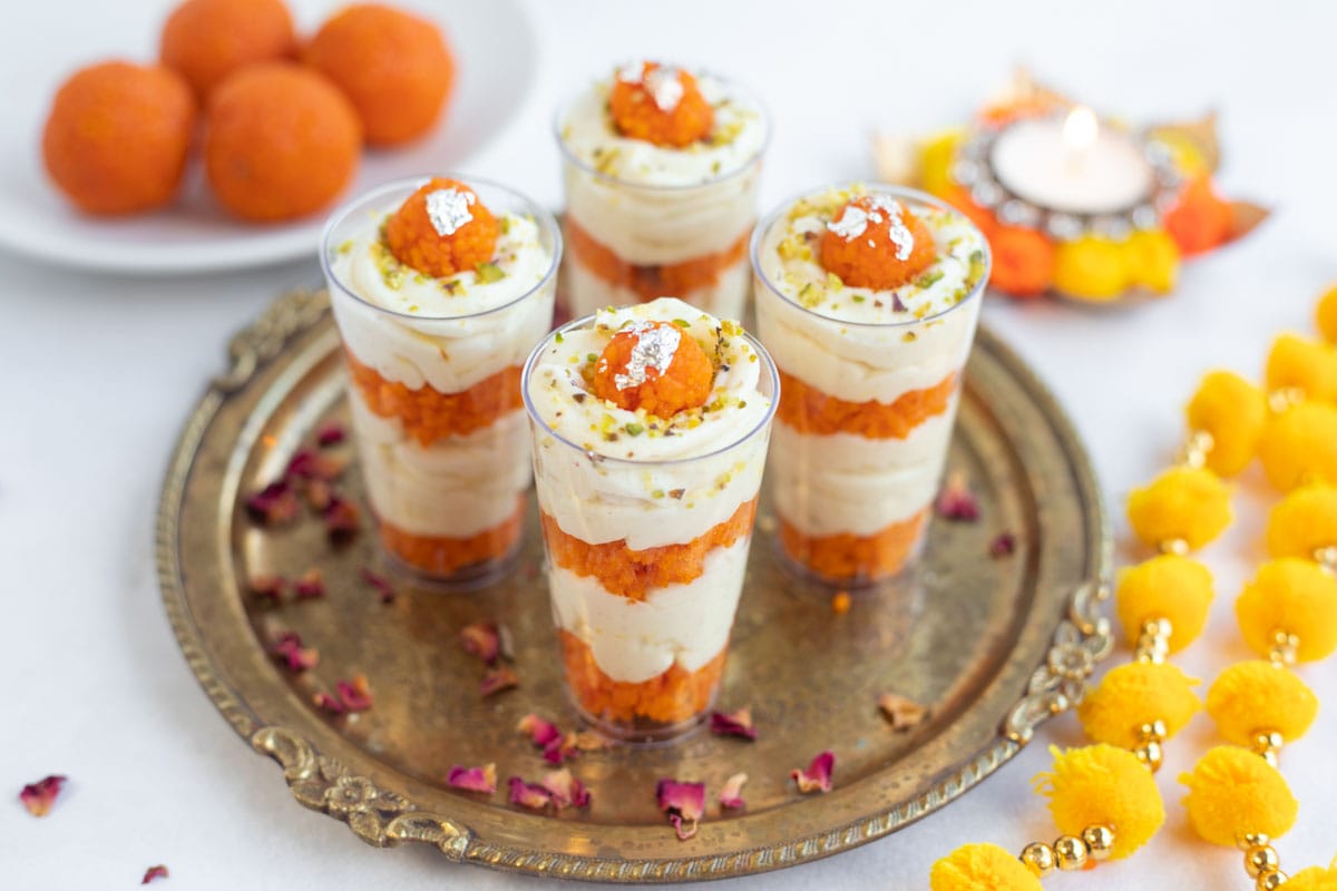 Ladoo cheesecake in 4 cups