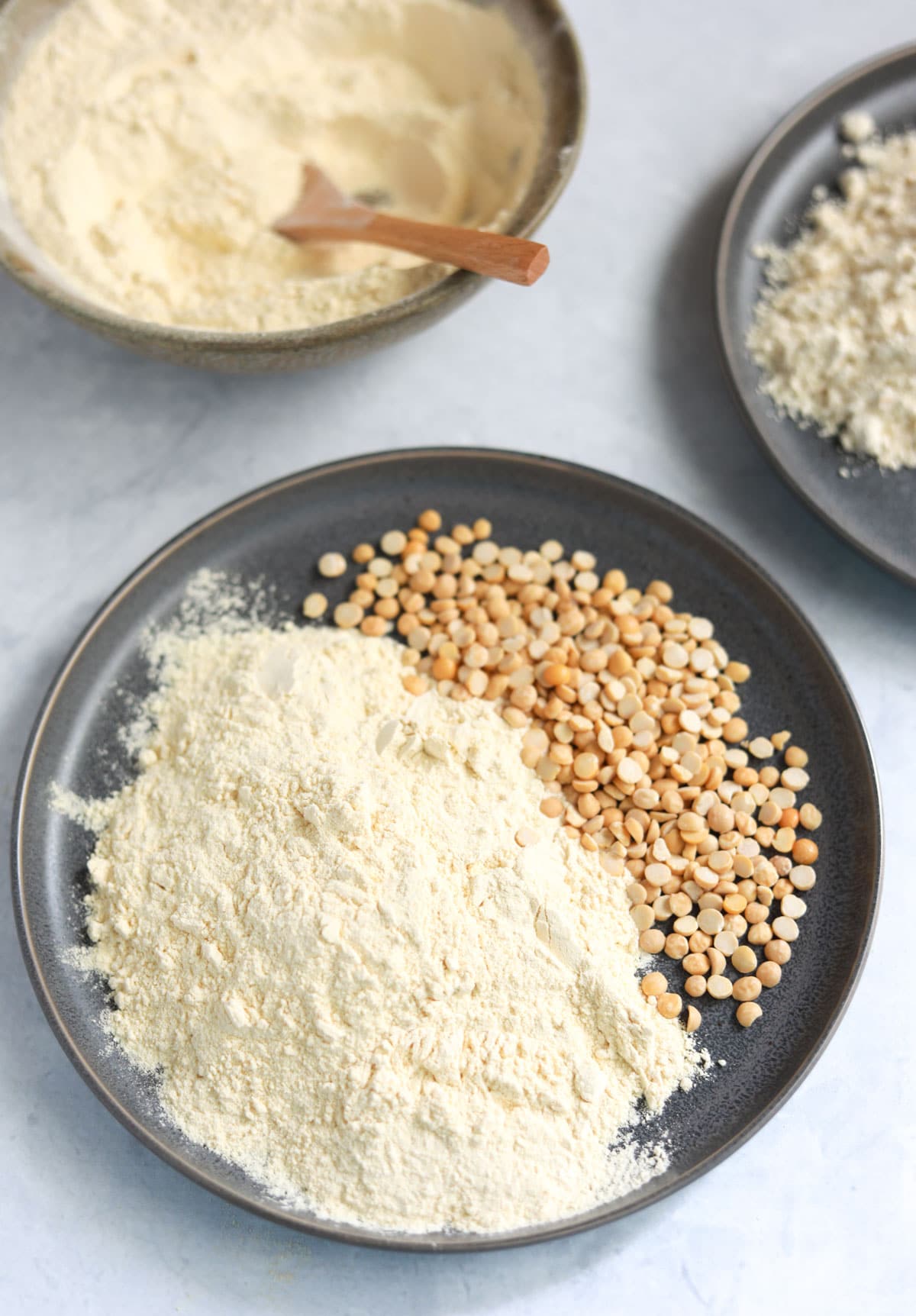 Gram flour in a plate along with chana dal