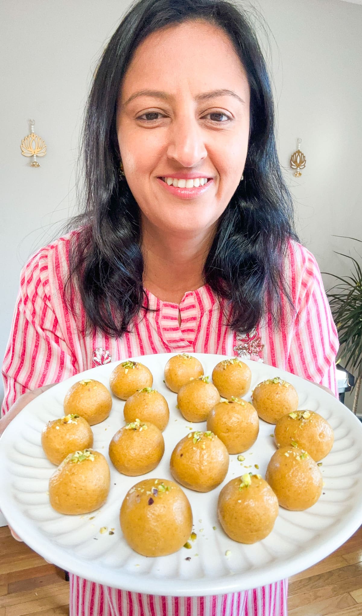 Besan Ladoo  Easy 4 ingredient Recipe  - 7