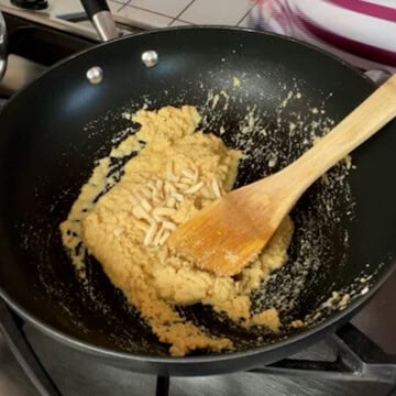 Add half of the mixed nuts