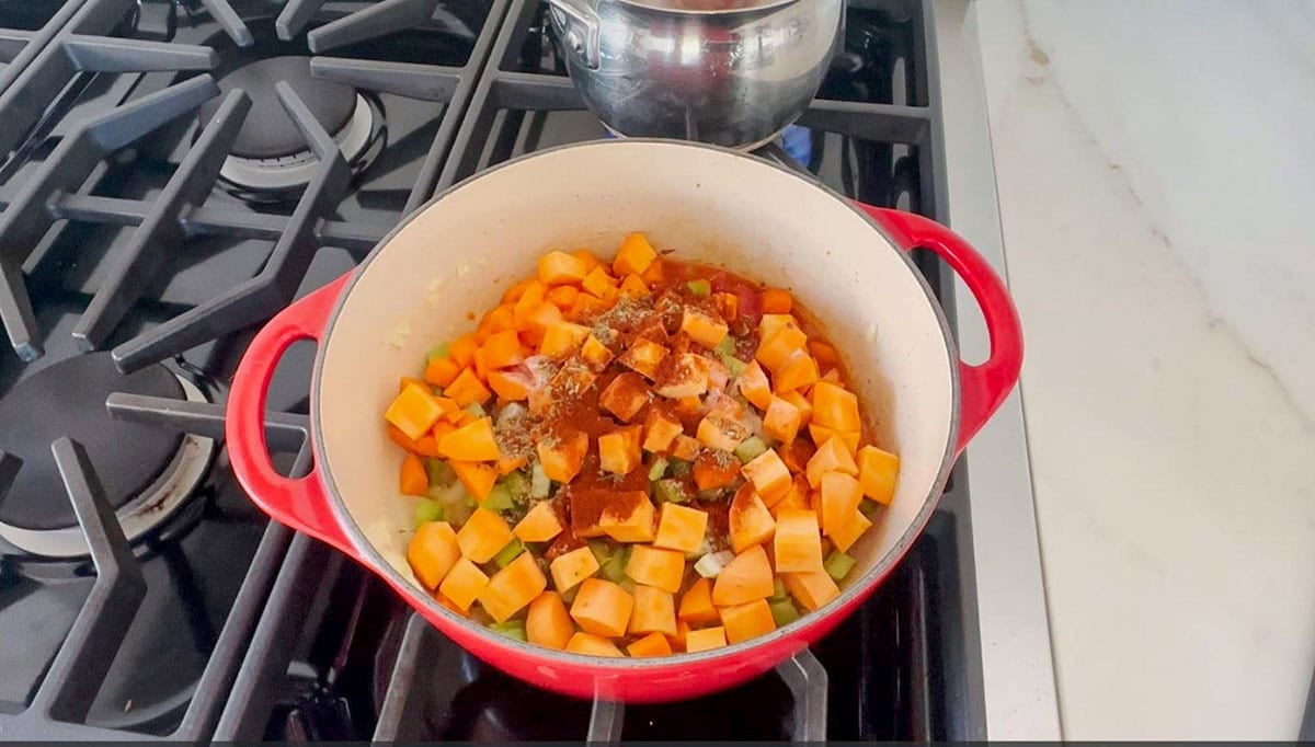 add spices into the pot for adzuki bean soup