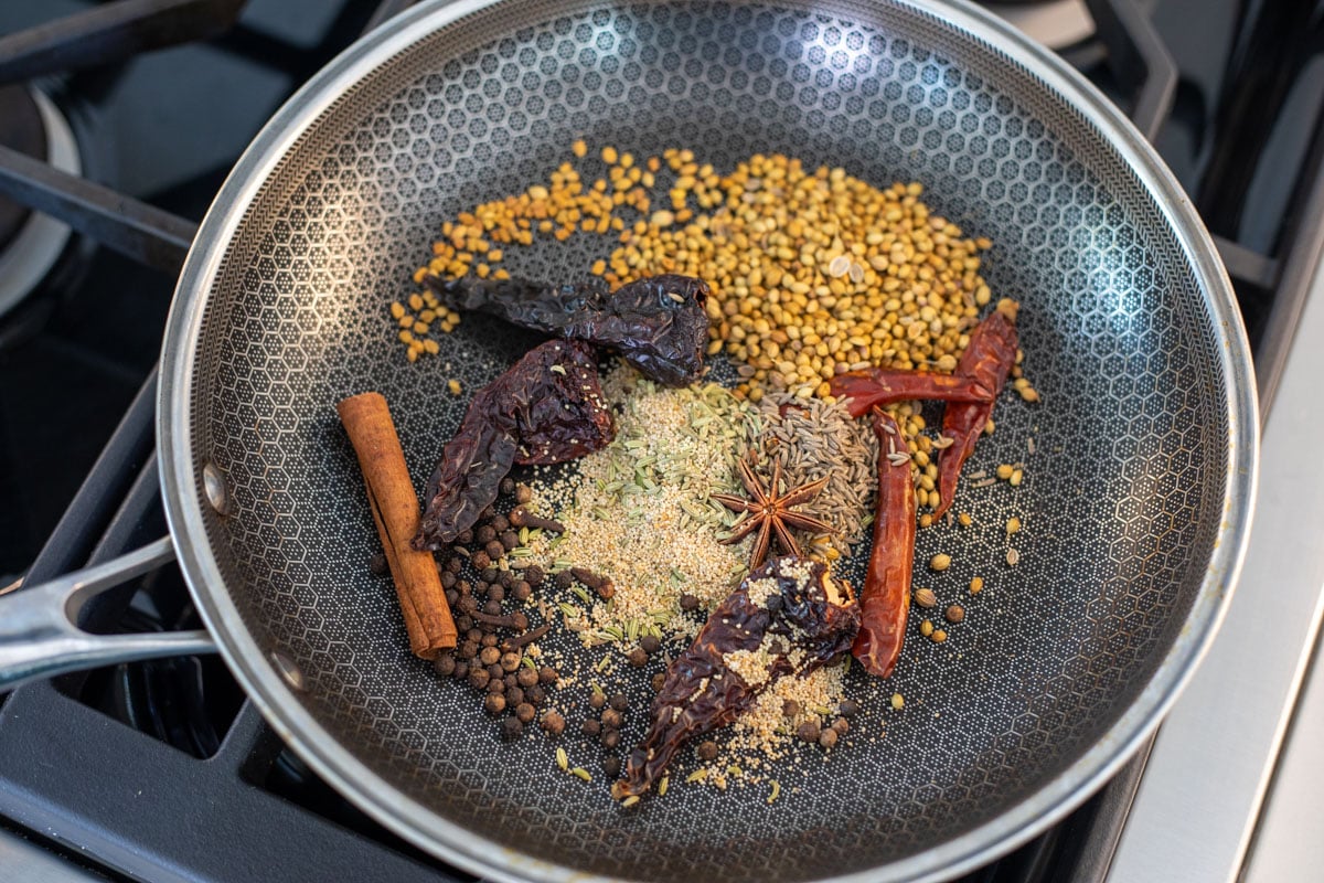 dry roast Chettinad Masala ingredients in a pan