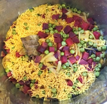 Cooked beet pulao in instant pot