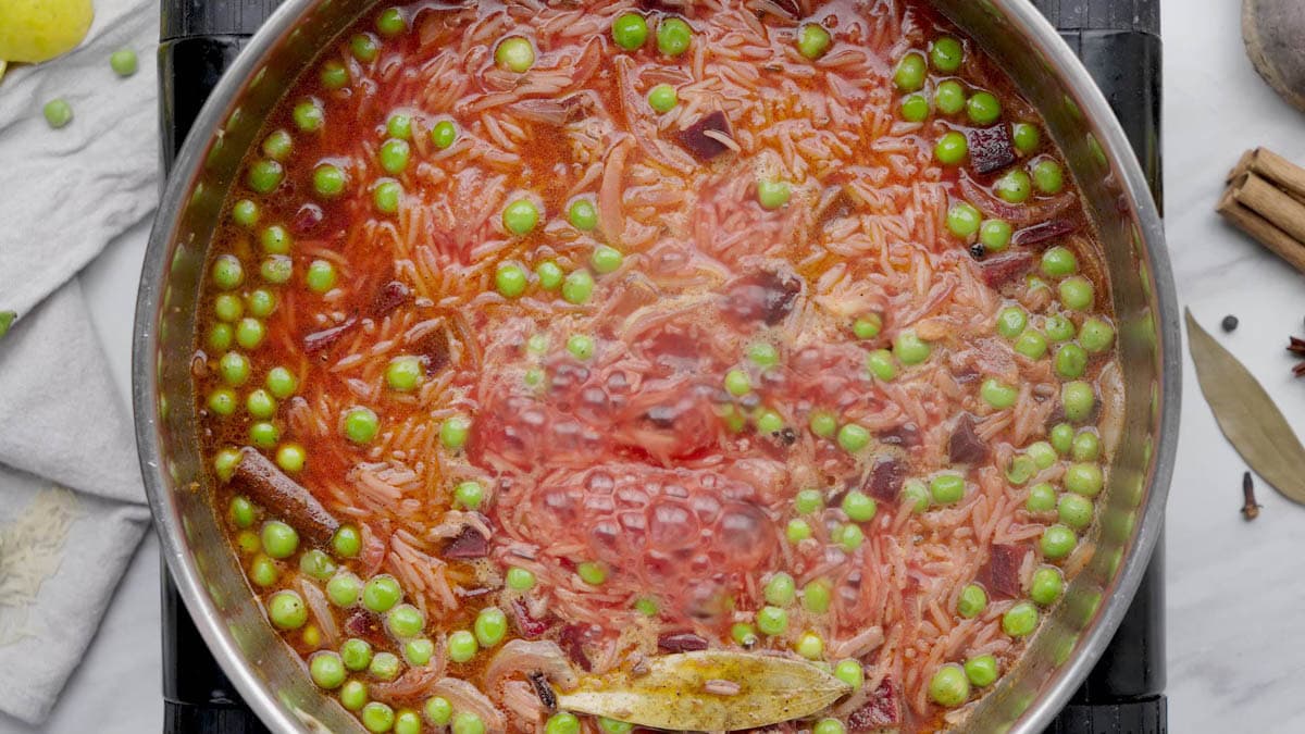 boil beetroot rice until cook