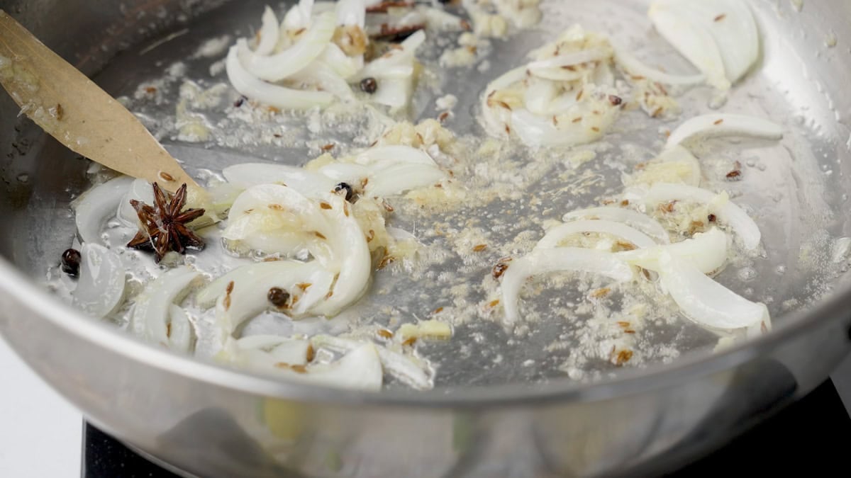 sauteed onions to cook beetroot rice
