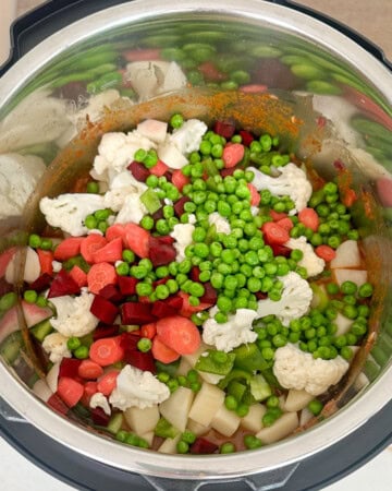 Add veggies to make pav bhaji in instant pot
