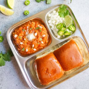 One-pot Pav bhaji made in instant pot in a plate