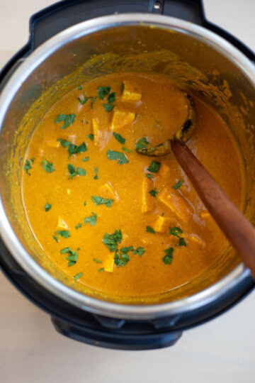 closeup shot of paneer butter masala in instant pot