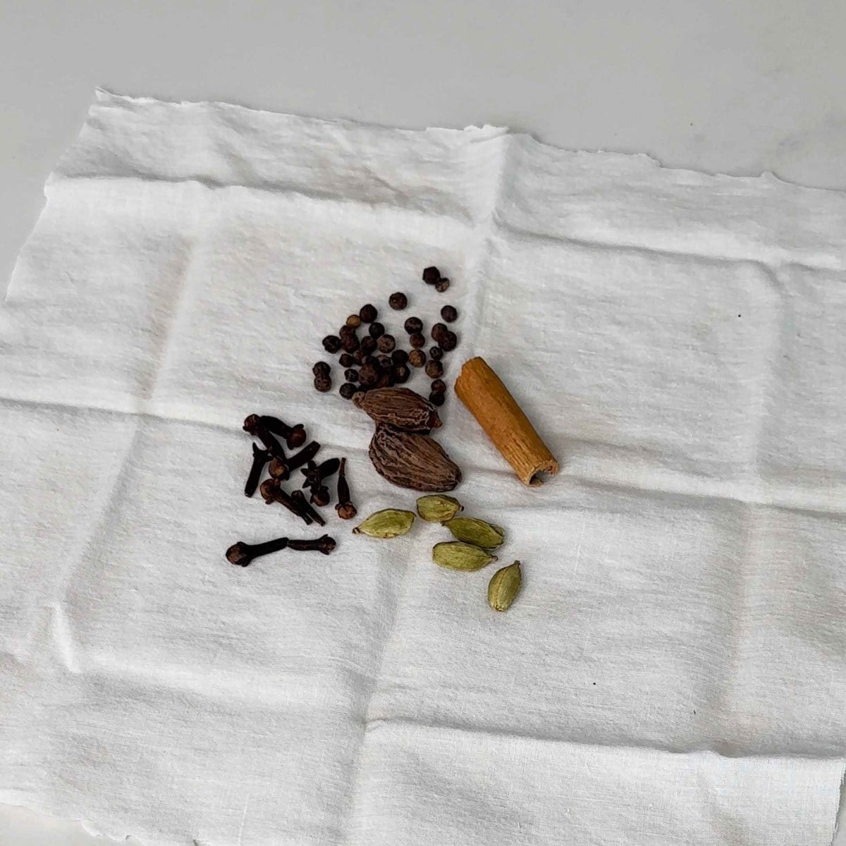 create a spice pouch for paneer butter masala
