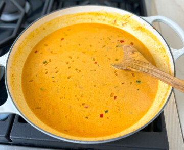 Masal Mac and cheese sauce in a pan